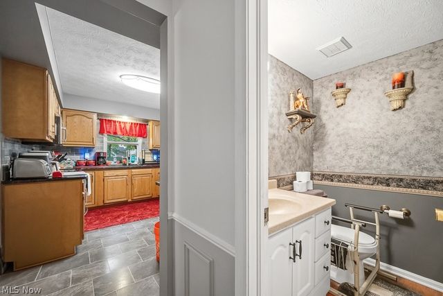 20710 Forestwood Drive, Strongsville, OH 44149