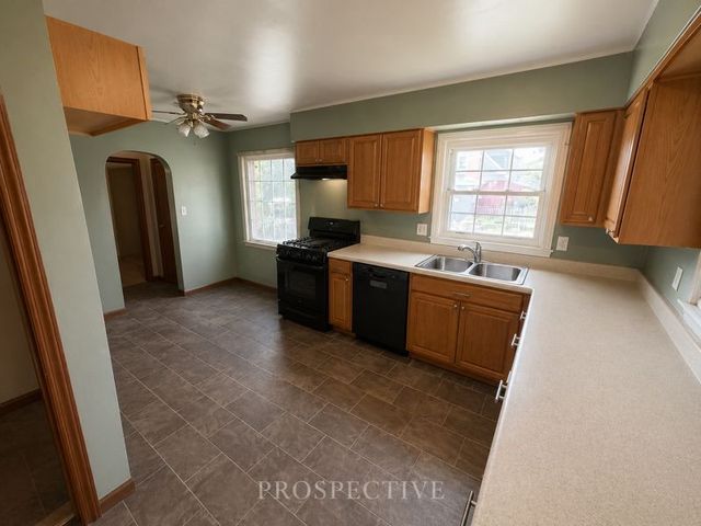 14 Hogsett St, Uniontown, PA 15401