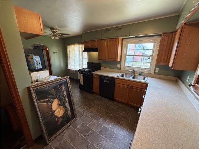 14 Hogsett St, Uniontown, PA 15401