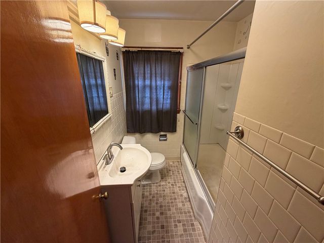 14 Hogsett St, Uniontown, PA 15401