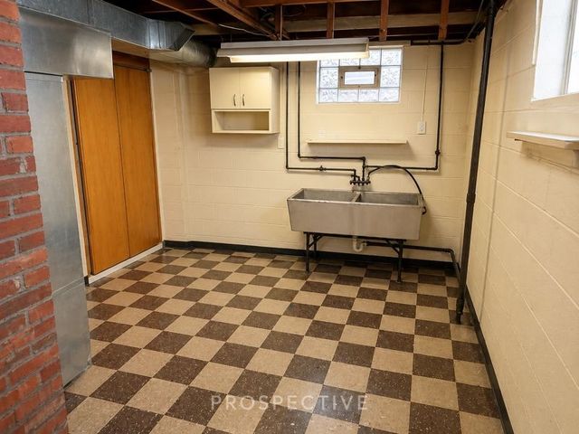 14 Hogsett St, Uniontown, PA 15401