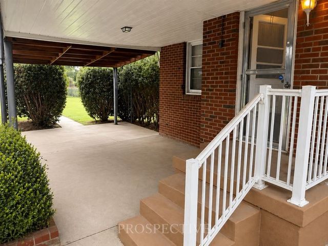 14 Hogsett St, Uniontown, PA 15401