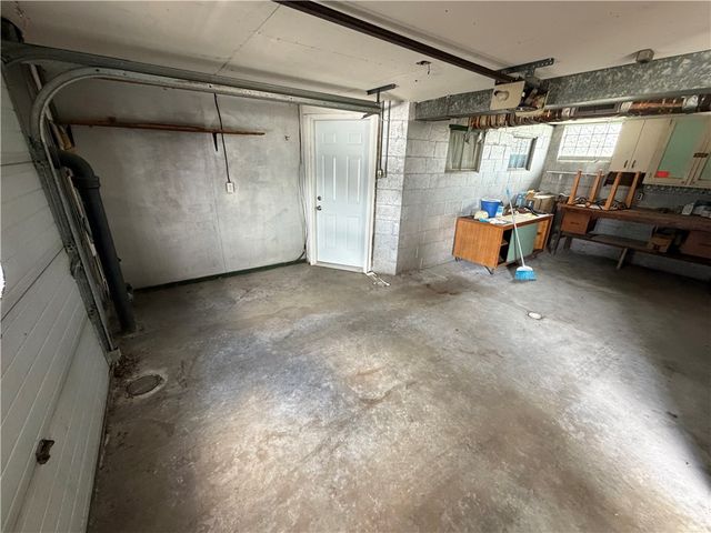 14 Hogsett St, Uniontown, PA 15401