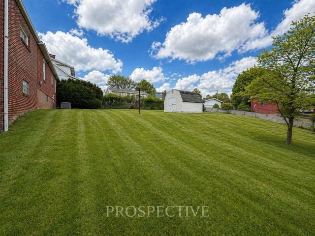 14 Hogsett St, Uniontown, PA 15401