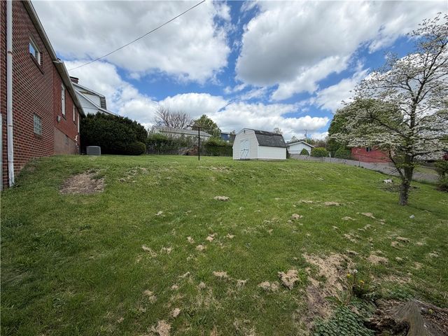 14 Hogsett St, Uniontown, PA 15401