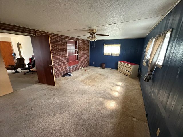 14 Hogsett St, Uniontown, PA 15401