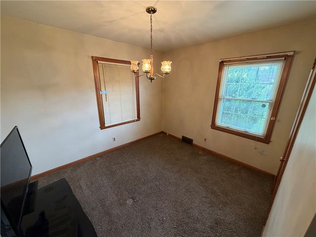 14 Hogsett St, Uniontown, PA 15401