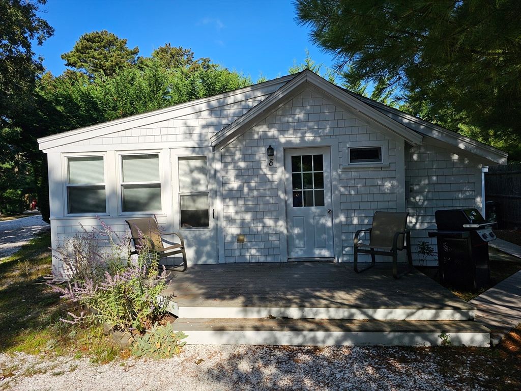 1937 State Hwy Rte 6 8, Wellfleet, MA 02667