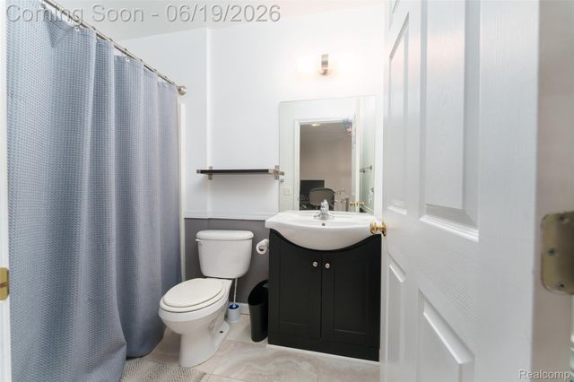 1021 Calpernia, Wixom, MI 48393