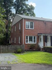 1013 S BUCHANAN ST, Arlington, VA 22204