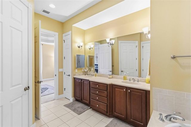 5246 MANORWOOD DRIVE 4C, Sarasota, FL 34235