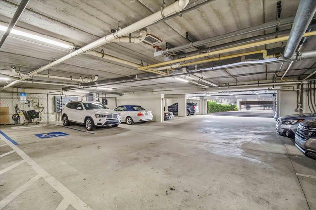 5246 MANORWOOD DRIVE 4C, Sarasota, FL 34235