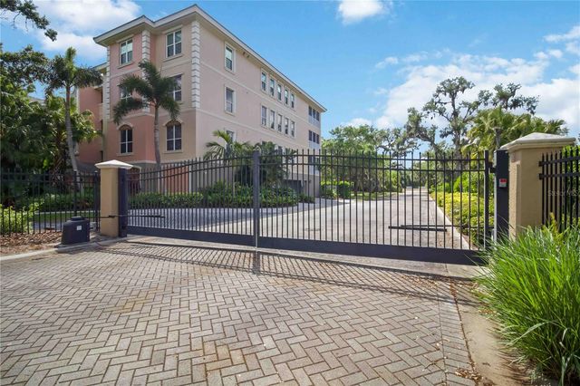 5246 MANORWOOD DRIVE 4C, Sarasota, FL 34235