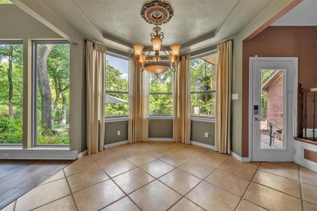401 Canyon Creek Trail, Fort Worth, TX 76112