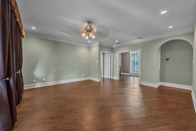 401 Canyon Creek Trail, Fort Worth, TX 76112