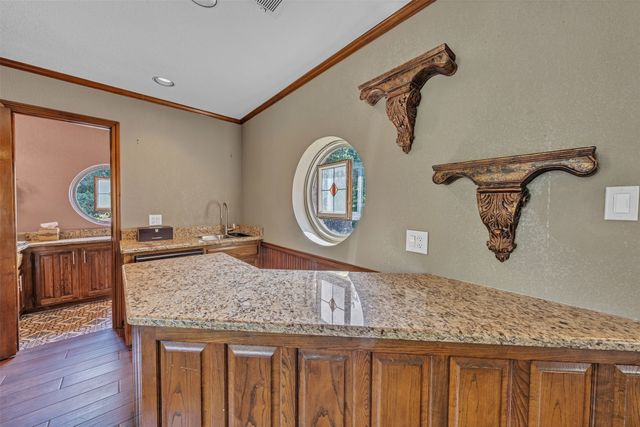401 Canyon Creek Trail, Fort Worth, TX 76112