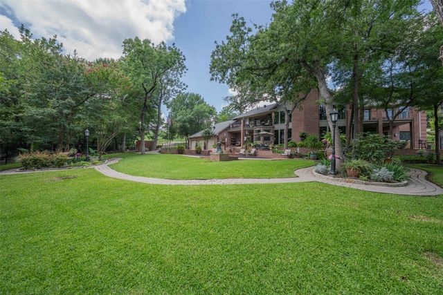 401 Canyon Creek Trail, Fort Worth, TX 76112