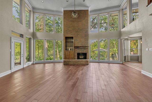 401 Canyon Creek Trail, Fort Worth, TX 76112