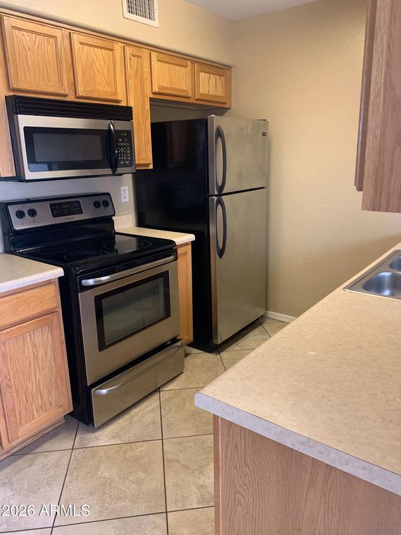 3301 E Earll Drive Unit 119, Phoenix, AZ 85018