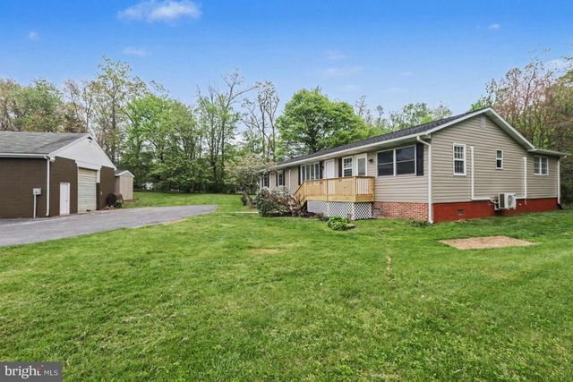 207 SCOTCH PINE RD, Dillsburg, PA 17019