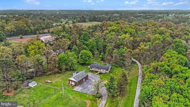 207 SCOTCH PINE RD, Dillsburg, PA 17019