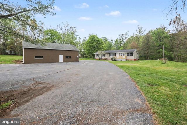 207 SCOTCH PINE RD, Dillsburg, PA 17019