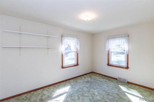 11048 Ridge Forest Court, St Louis, MO 63126