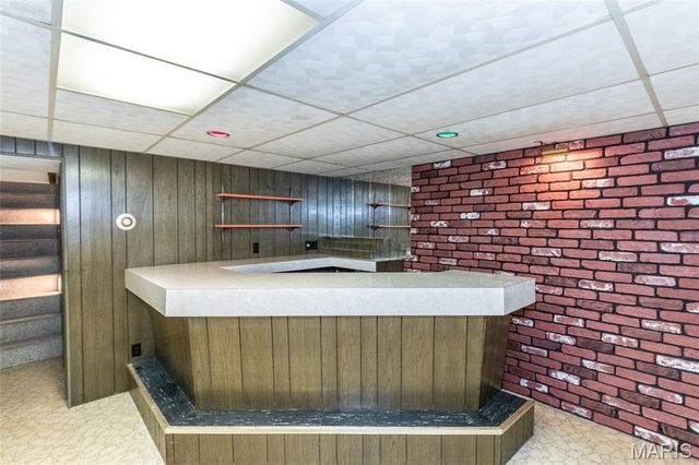 11048 Ridge Forest Court, St Louis, MO 63126