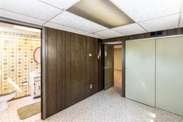 11048 Ridge Forest Court, St Louis, MO 63126