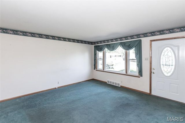 11048 Ridge Forest Court, St Louis, MO 63126