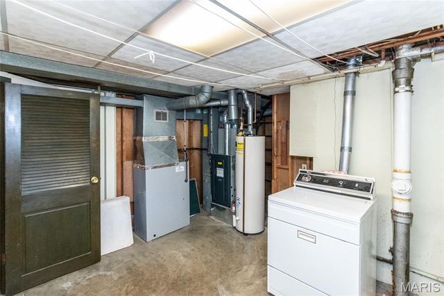 11048 Ridge Forest Court, St Louis, MO 63126
