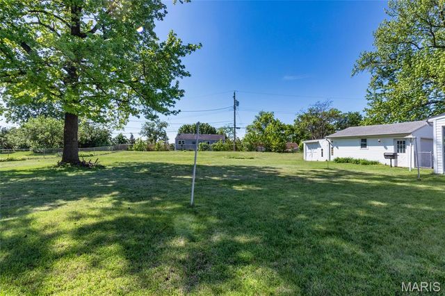 11048 Ridge Forest Court, St Louis, MO 63126