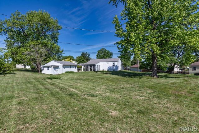 11048 Ridge Forest Court, St Louis, MO 63126