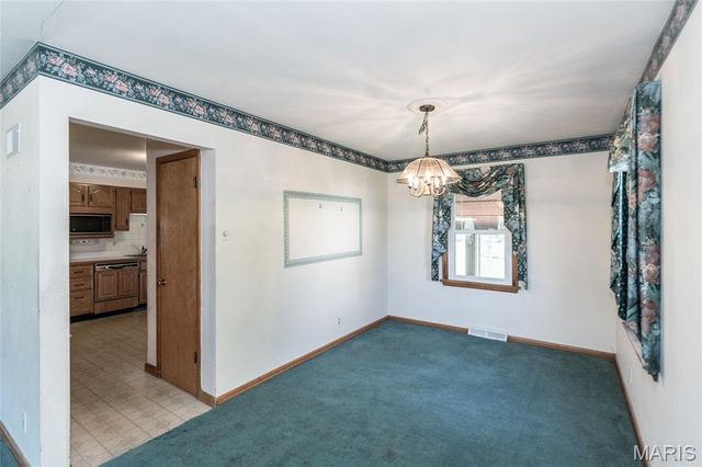 11048 Ridge Forest Court, St Louis, MO 63126