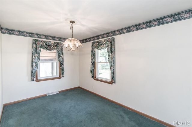 11048 Ridge Forest Court, St Louis, MO 63126