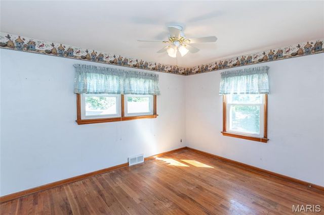 11048 Ridge Forest Court, St Louis, MO 63126