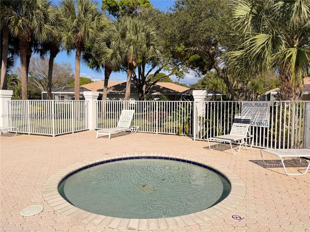 101 Silverleaf Oak Ct 101, Palm Beach Gardens, FL 33410