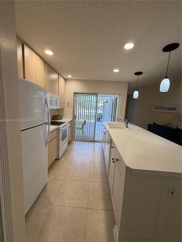 101 Silverleaf Oak Ct 101, Palm Beach Gardens, FL 33410