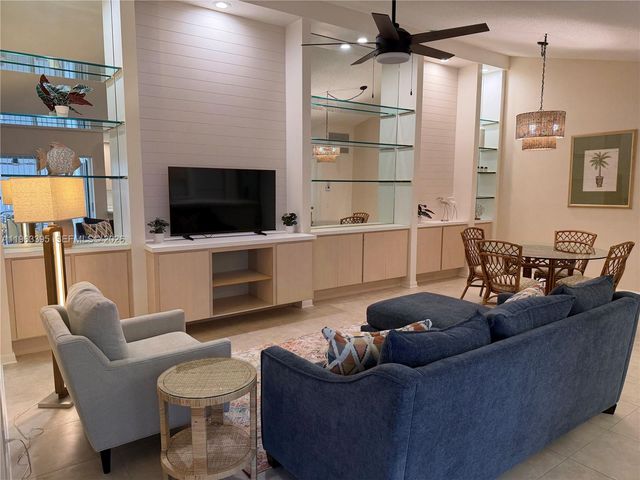 101 Silverleaf Oak Ct 101, Palm Beach Gardens, FL 33410