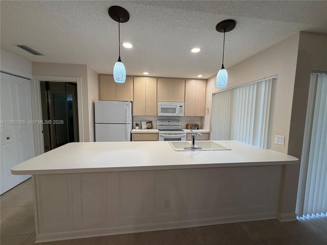 101 Silverleaf Oak Ct 101, Palm Beach Gardens, FL 33410