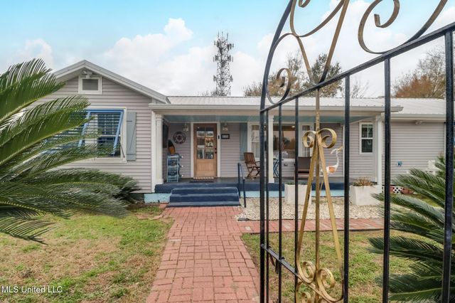 330 Easterbrook Street, Bay Saint Louis, MS 39520