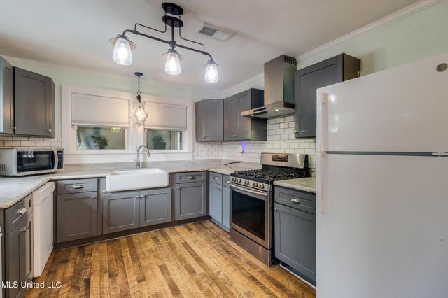 330 Easterbrook Street, Bay Saint Louis, MS 39520