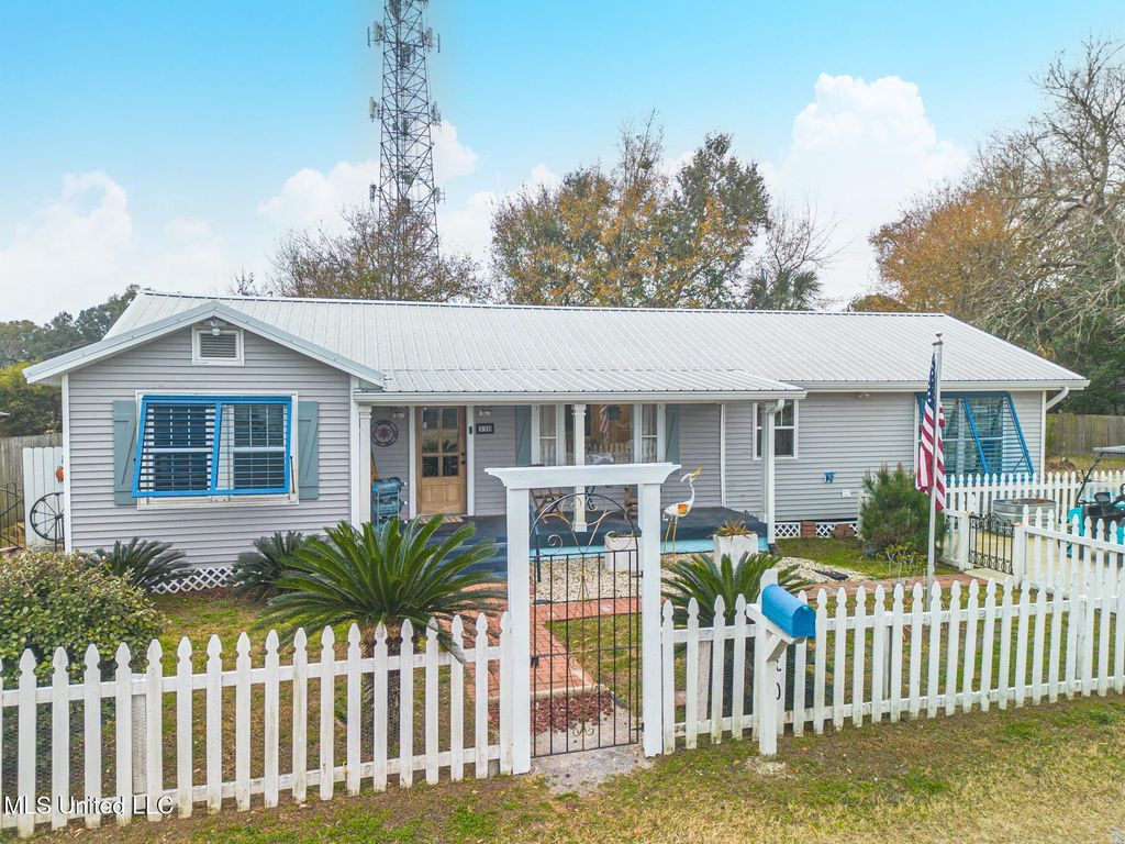 330 Easterbrook Street, Bay Saint Louis, MS 39520