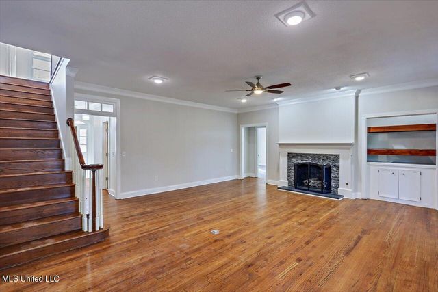 300 Monterey Drive, Clinton, MS 39056