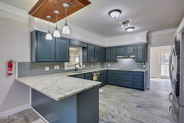 300 Monterey Drive, Clinton, MS 39056