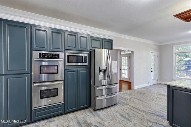 300 Monterey Drive, Clinton, MS 39056