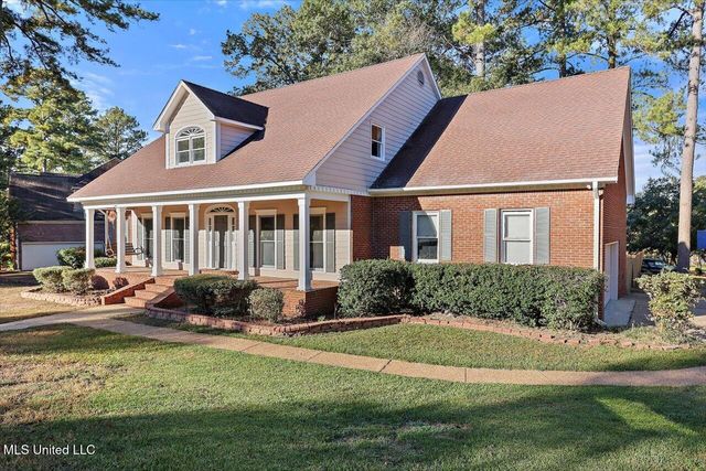 300 Monterey Drive, Clinton, MS 39056