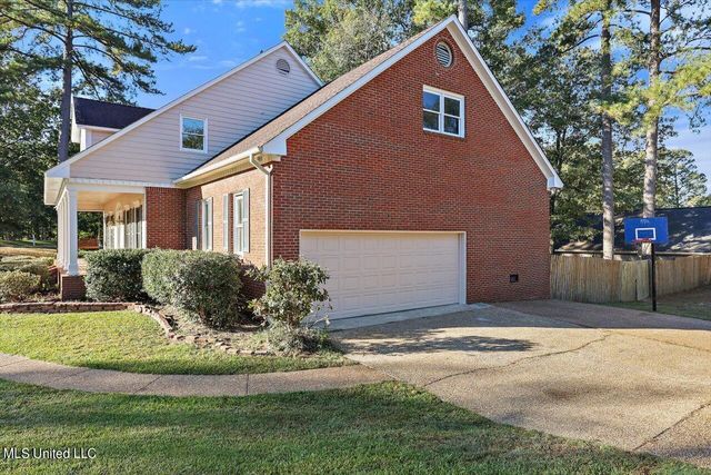 300 Monterey Drive, Clinton, MS 39056