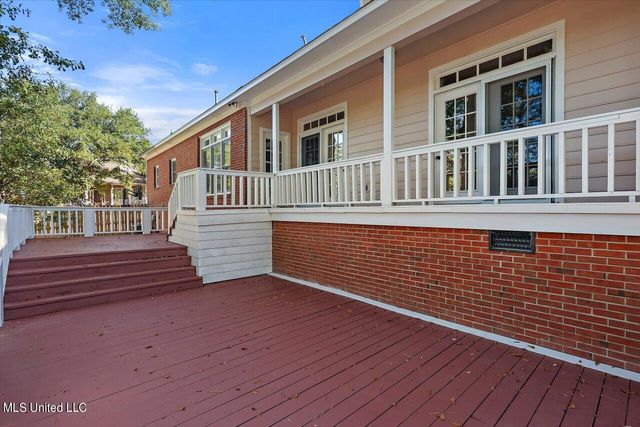 300 Monterey Drive, Clinton, MS 39056