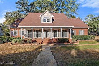 300 Monterey Drive, Clinton, MS 39056